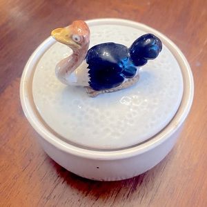 Vintage Quon-Quon Company Ostrich Trinket Box